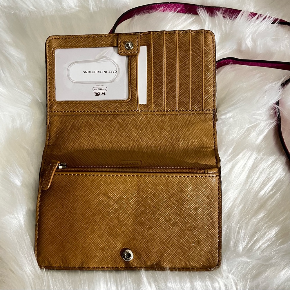 COACH Signature Crossbody Wallet Magenta - Picture 3 of 4